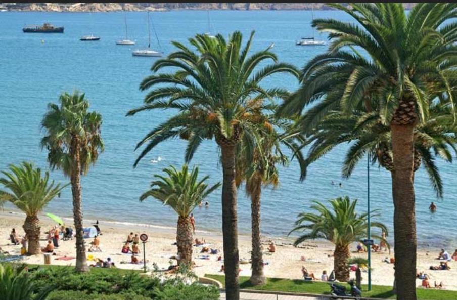 L Annexe 50M De La Plage Bandol Luaran gambar