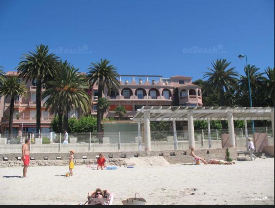 L Annexe 50M De La Plage Bandol Luaran gambar