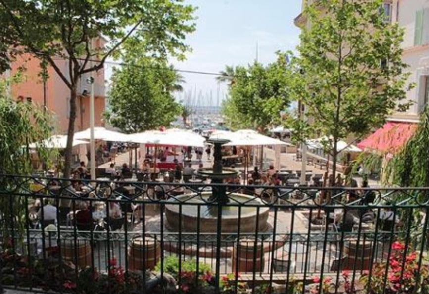 L Annexe 50M De La Plage Bandol Luaran gambar